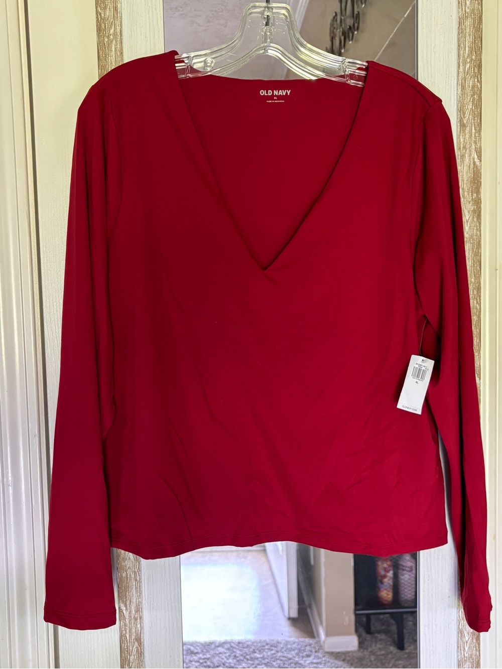Old Navy Women's Deep Red V-Neck Long Sleeve Top